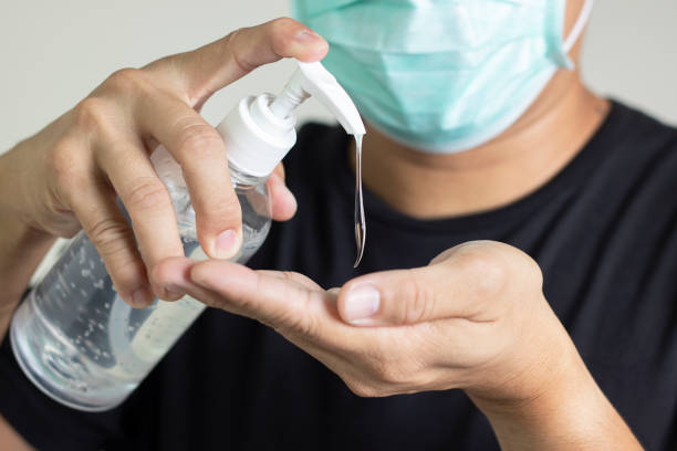 Využívejme respirátory a roušky, zejména při návštěvách nemonic a lékařů 1 istockphoto 1218945531 612x612 1